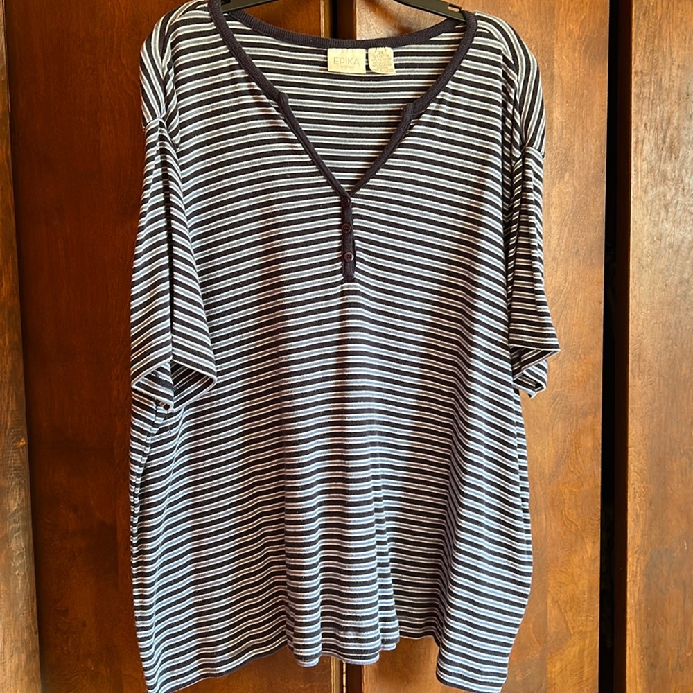 Erika Woman. Very cute and comfy. Short sleeve women’s blouse.
